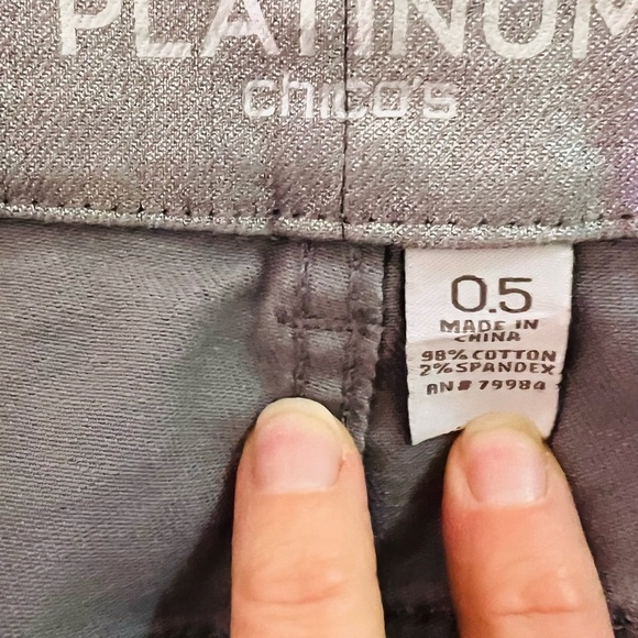 Chico's‎ Platinum Metallic Silver Flat Front Pants Size 0.5 or US Size 6 - Picture 9 of 9